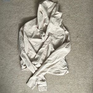 Lululemon studio crop top size 6